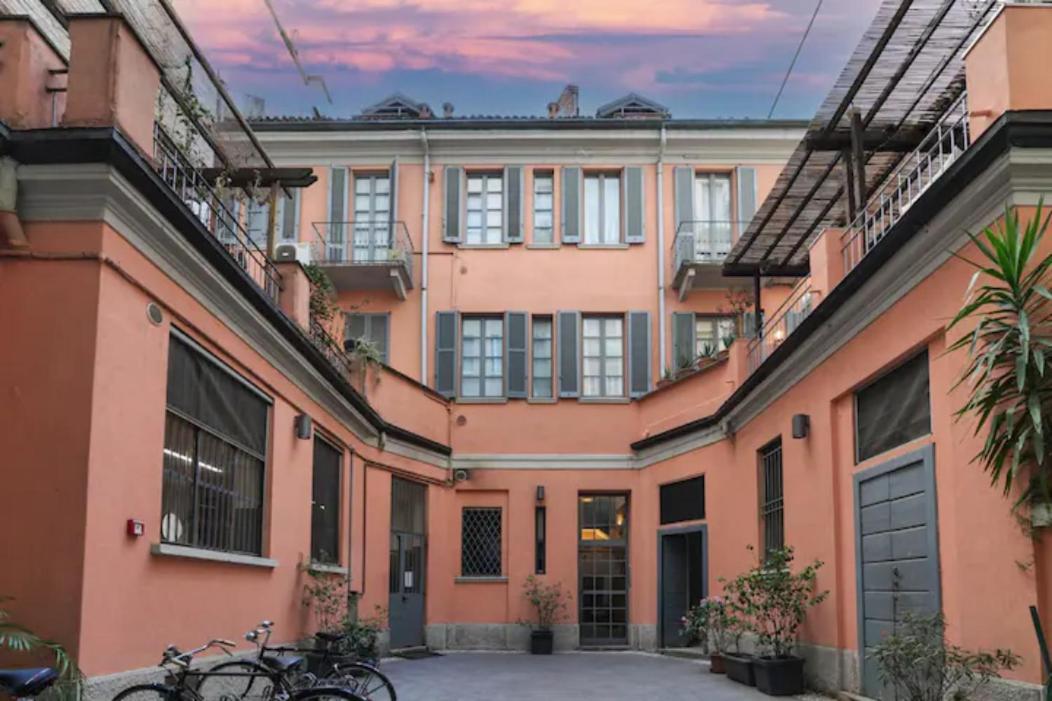 Charming San Babila Apt. Milão Exterior foto